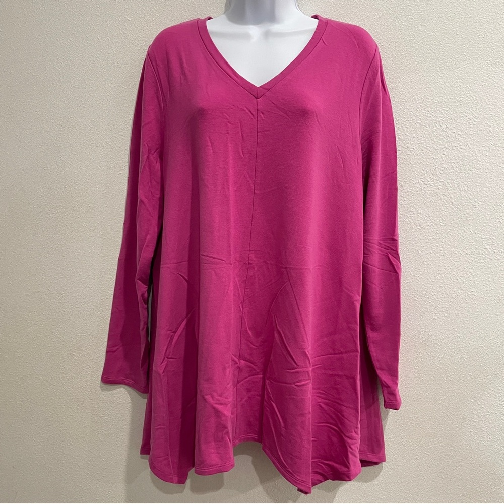NWOT Chico's Zenergy Magenta Pink V-Neck Sharkbite Hem Long Sleeve‎ Tunic Top